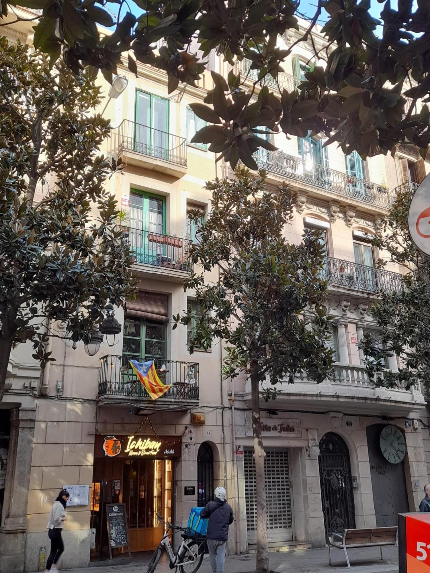 La Casa De Laura Nisia B&B Barselona Dış mekan fotoğraf